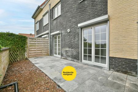Modern gelijkvloers appartement met 2 slaapkamers– op slechts 500m van strand en zee! - Photo 5