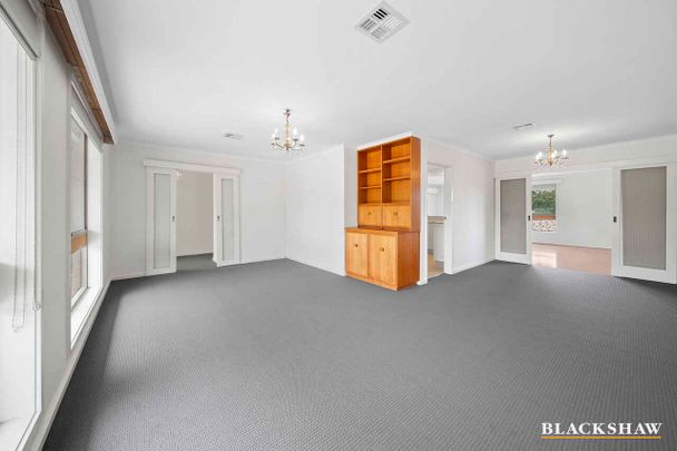 WELL MAINTAINED, SPACIOUS HOME - Photo 1