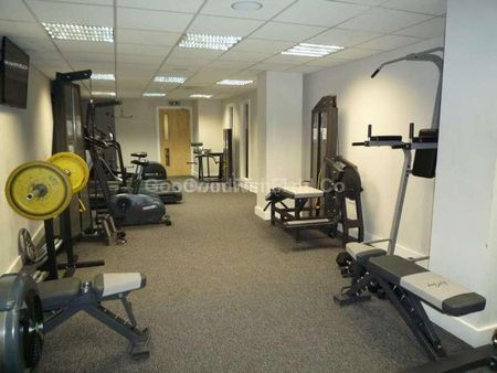 Hill Quays, Southern Gateway, M15 - Photo 3