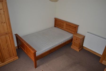 4 Bed Terraced House, Berkeley Road, SO15 - Photo 5