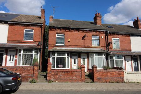 3 bed End of Terrace House - Photo 5