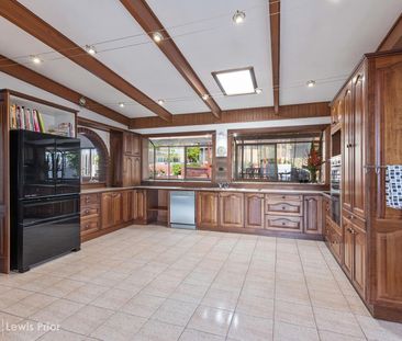 Coastal Luxury with Breathtaking Ocean Views from Every Angle - Photo 4
