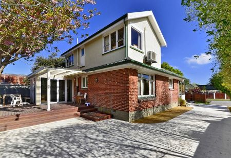 Charming 4BR Home in Bryndwr - Photo 3