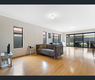 18 Dalmilling Drive, The Vines WA 6069 - House For Rent | Domain - Photo 2