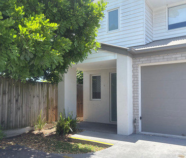 Spacious, Sleek and Ready to Move In - Photo 1