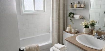 SUPERBE 4 1/2 en coin rénové avec goût! Piscines, gym, internet compris! - Photo 2