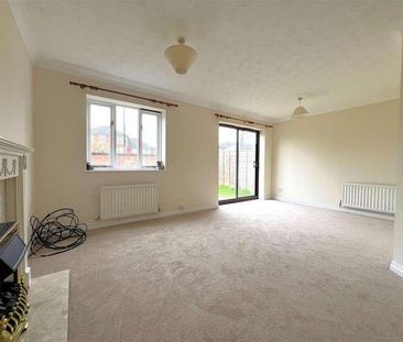 Silver Birch Grove, Leamington Spa, CV31 - Photo 2