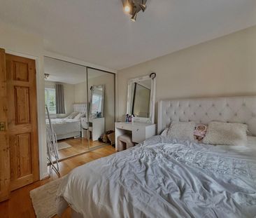 Cheylesmore Drive, Frimley, Camberley, Surrey, GU16 - Photo 1