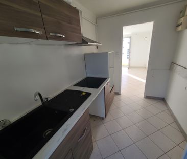 Location Appartement 4 pièces 69m² MARSEILLE 14ème - Photo 2