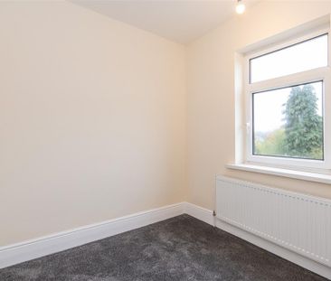 3 bed House - Mid Terrace To Let - Photo 4