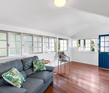 CITY FRINGE SEMI-FURNISHED HOME - Photo 4