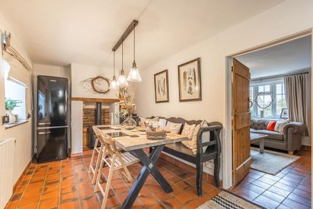 2 bedroom end of terrace house to rent - Photo 5