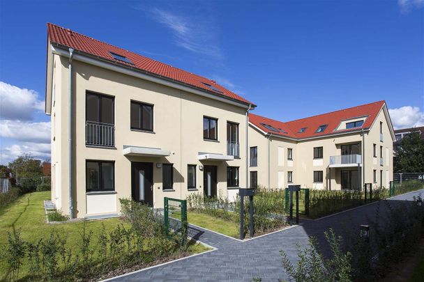 Familienwohnung mit Terrasse und Gartenanteil in Karow - Photo 1