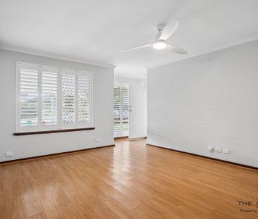 Light & Bright Immaculate Duplex - 6 month lease - Photo 1