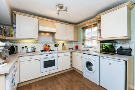 2 bedroom terraced to rent - Photo 5