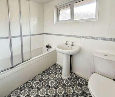 Old Bridge Walk, Rowley Regis, B65 - Photo 4