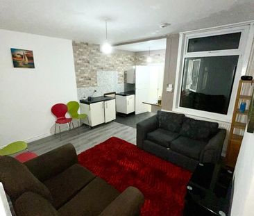 Room in a Shared House, Maud Street, NG7 - Photo 1