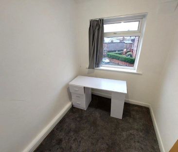 3 bedroom terraced house to rent - Photo 4