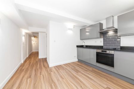 1 Bed Flat, Lee High Road, SE12 - Photo 5