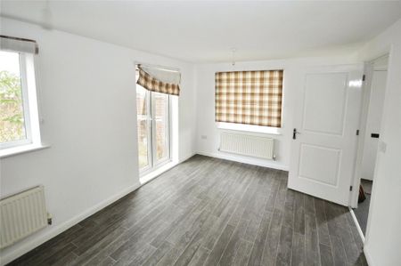 3 bedroom semi-detached house to rent - Photo 3