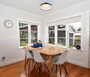 Three bedroom home - Photo 2