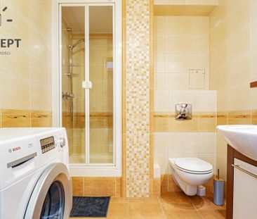 Kawalerka w sercu miasta, winda, parking - Photo 4