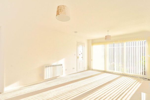 1 bedroom semi-detached bungalow to rent - Photo 1