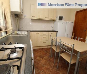 4 Bed - Welton Place, Hyde Park, Leeds - Photo 1