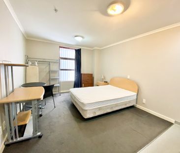 Studio Apartment - Photo 1