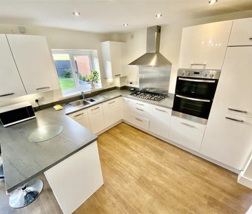 Fraser Drive, Uttoxeter, Staffordshire ST14 5EH - Photo 1