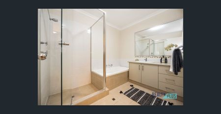 Low Maintenance Family Home - Photo 3