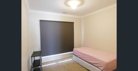 SPACIOUS FAMILY HOME - Photo 3