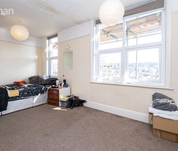 4 bedroom terraced house to rent - Photo 4