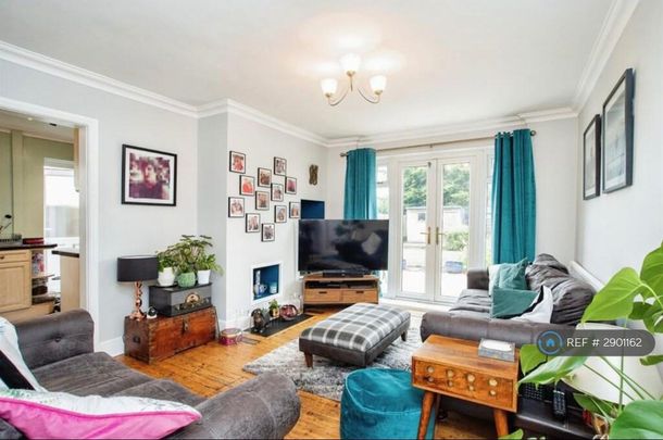 3 bedroom semi-detached house to rent - Photo 1