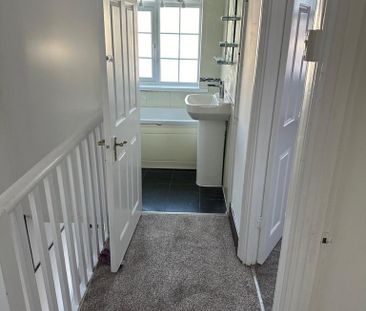 3 bedroom end of terrace house to rent - Photo 5