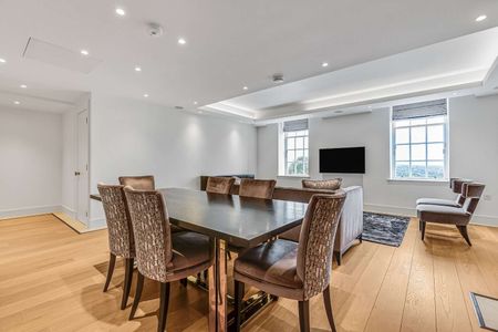 Two bedroom apartment in the iconic Star & Garter development on Richmond Hill - Photo 4