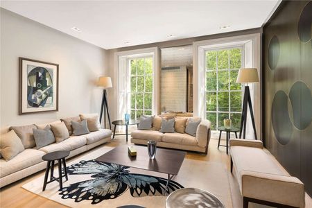 Elegant Knightsbridge Living Overlooking Montpelier Square Gardens - Photo 2
