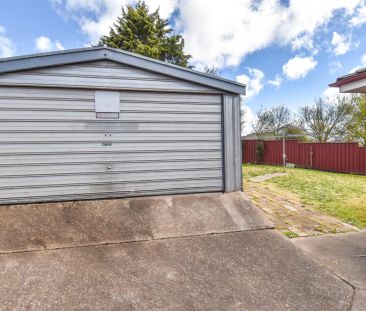 Three Bedrooms Home with Double Garage - Photo 4