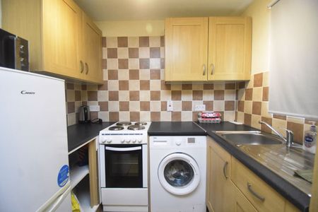 Poppy Field, Basingstoke - Photo 5