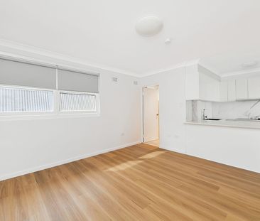 Modern Studio Living in Newtown - Photo 2