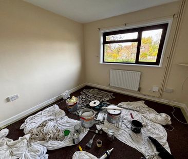 2 bedroom semi-detached bungalow to rent - Photo 3