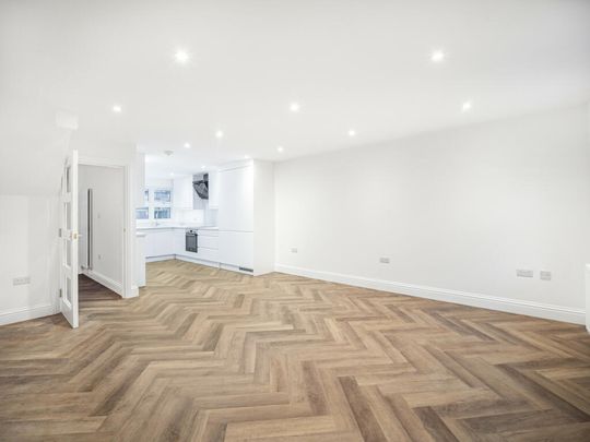 6 Bed Terraced House, Pennington Close, SE27 - Photo 1