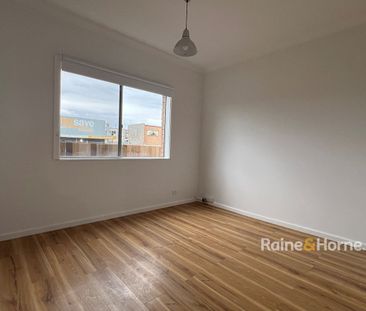 FRESHLY RENOVATED HOME WITH SELF CONTAINED STUDIO - Photo 6
