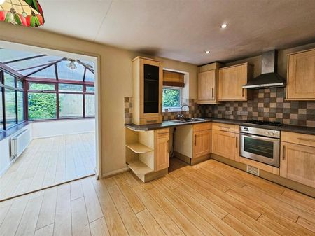 3 Bedroom House to Rent in Carsington Close, Kettering, Northants, NN16 - Photo 3