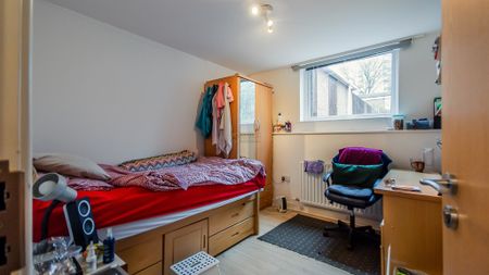 7 Leeson Walk - Photo 2