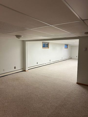 Executive Red Deer (4) Bedroom Family Home – Anders Park - Photo 3