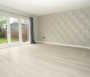 4 bedroom terraced house to rent - Photo 1