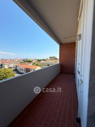 Quadrilocale in Affitto in zona Marina di Carrara a Carrara - Foto 2