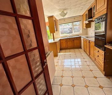 3 Bed Detached House, Edgehill Road, LE4 - Photo 2