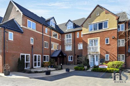 2 bedroom retirement property to rent - Photo 2